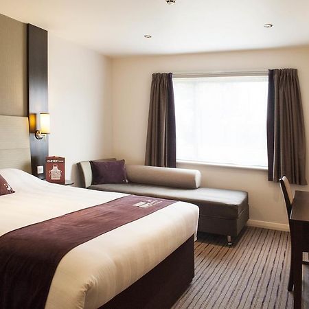Premier Inn Stevenage Central Buitenkant foto