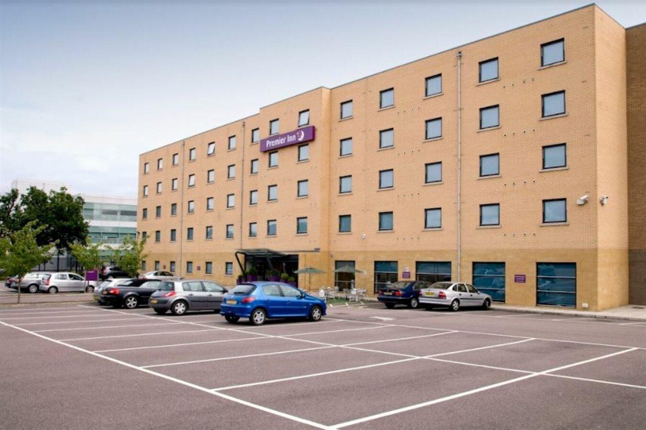 Premier Inn Stevenage Central Buitenkant foto