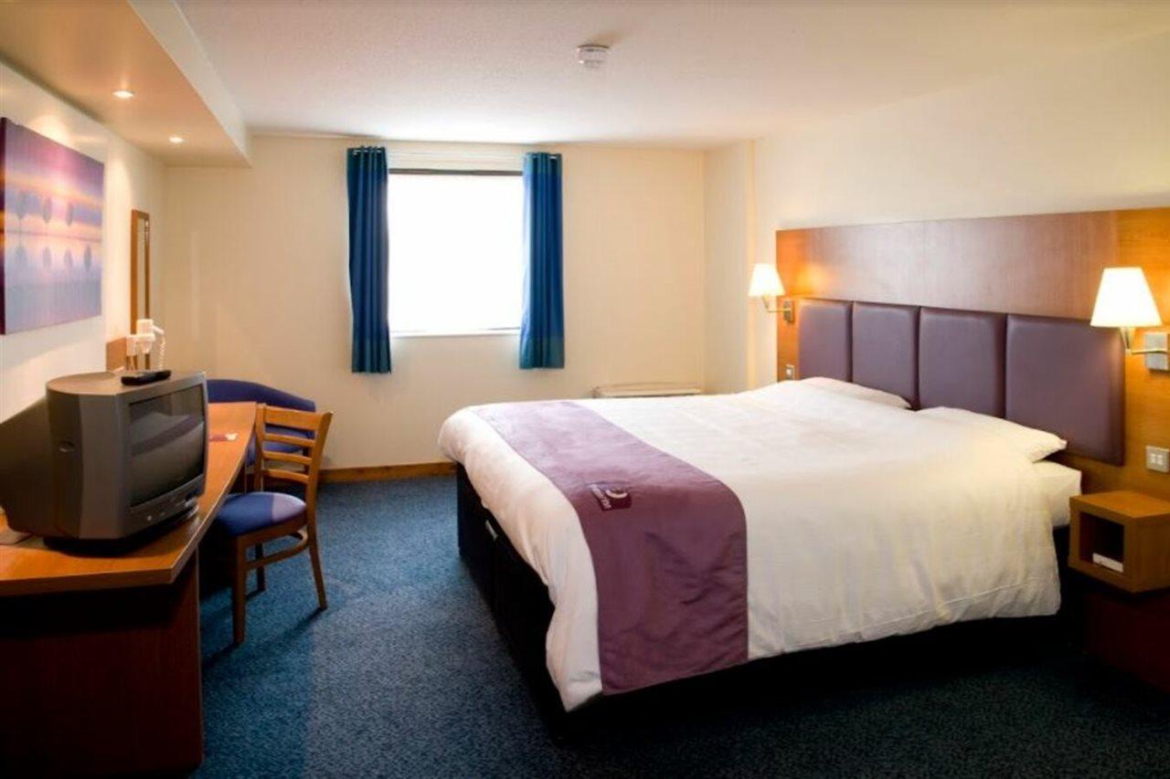 Premier Inn Stevenage Central Buitenkant foto