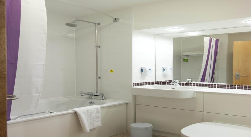 Premier Inn Stevenage Central Buitenkant foto