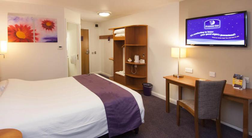 Premier Inn Stevenage Central Buitenkant foto