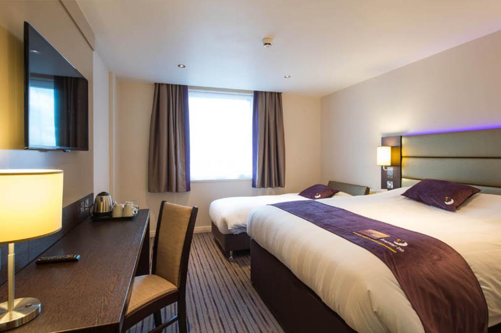 Premier Inn Stevenage Central Buitenkant foto