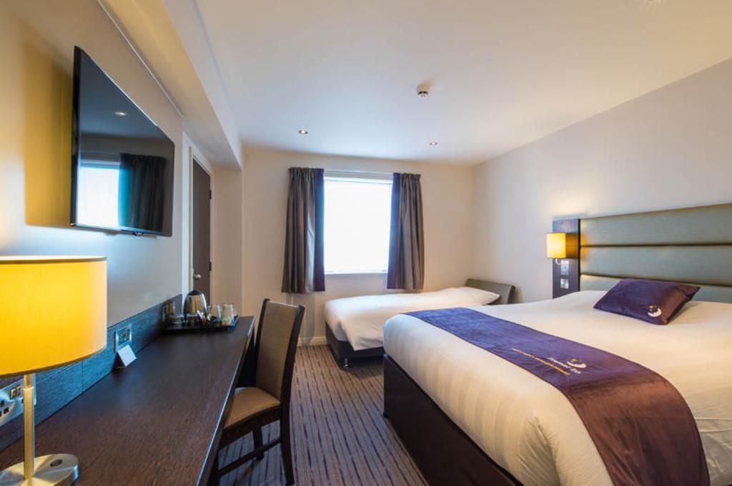 Premier Inn Stevenage Central Buitenkant foto