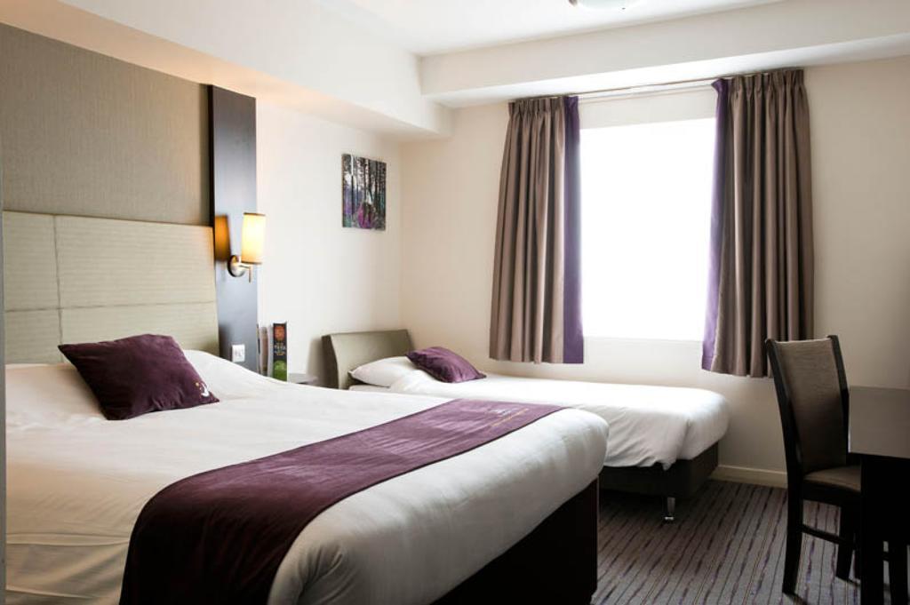 Premier Inn Stevenage Central Buitenkant foto