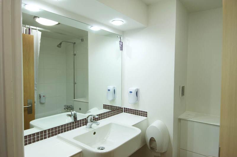 Premier Inn Stevenage Central Buitenkant foto